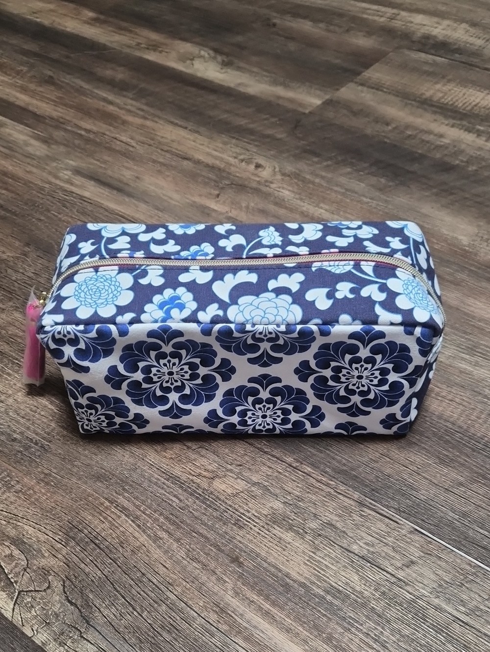 Estee Lauder recycled cosmetics bag